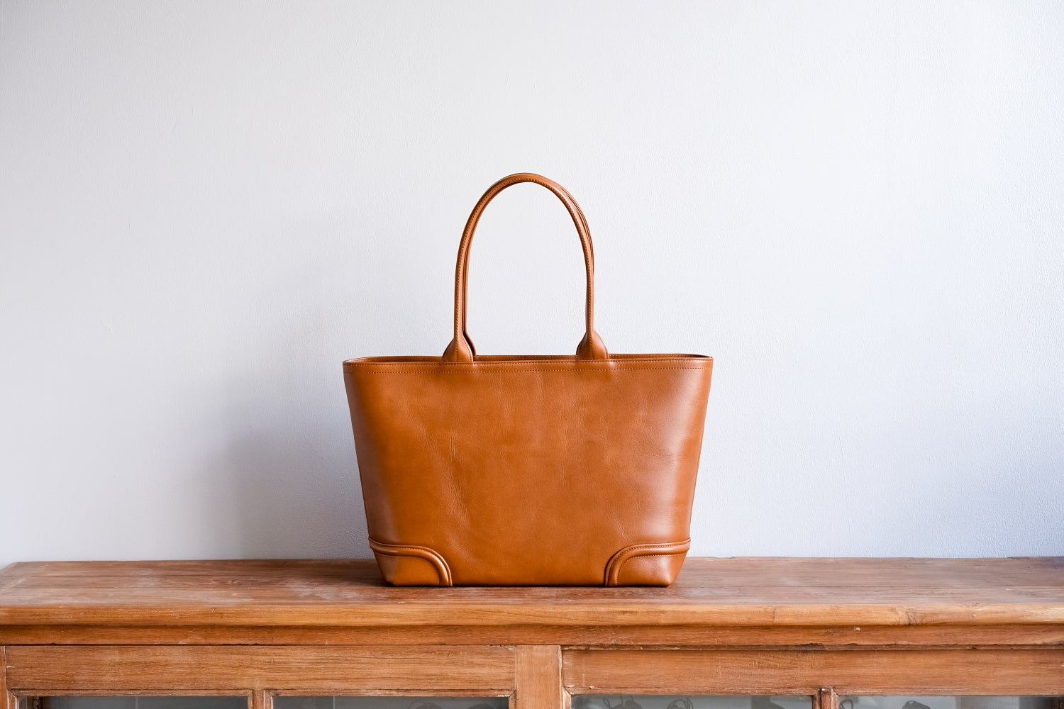 ロングセラーの秘密】10年間売れ続ける ウィークエンドトートの魅力と