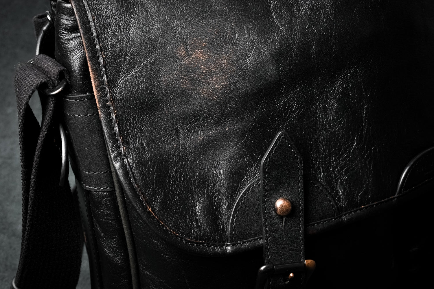 aging-casual-leather-bag_1500x