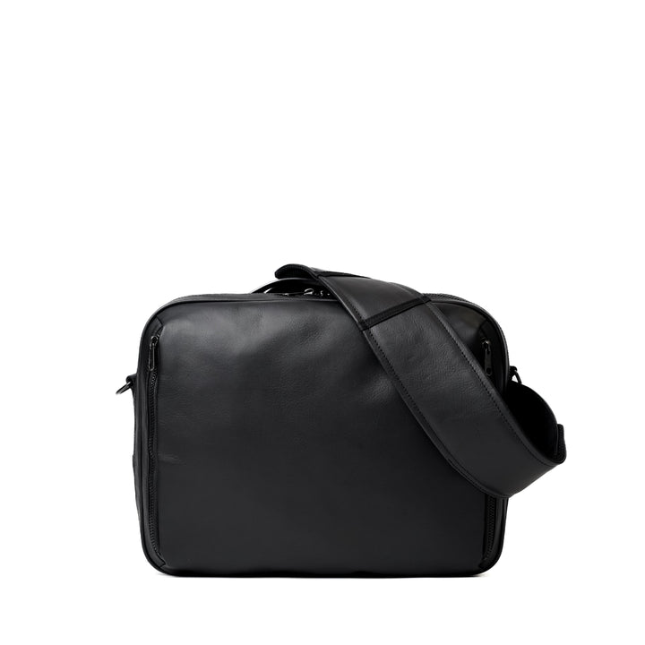 FUCT メッセンジャーバッグ ブラック fuct（ファクト）の「FUCT BACKDROP MESSENGER（メッセンジャーバッグ