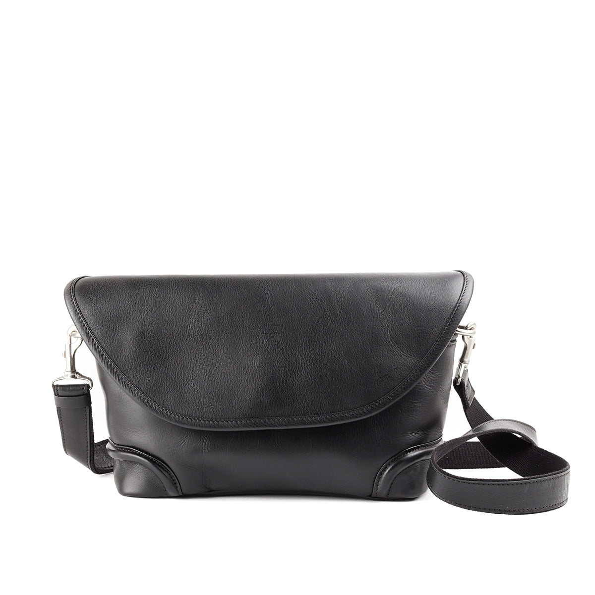 エイジングも楽しみなメッセンジャーバッグ